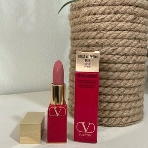 Valentino - Rosso Valentino Satin Lipstick - 101A Hot Beige